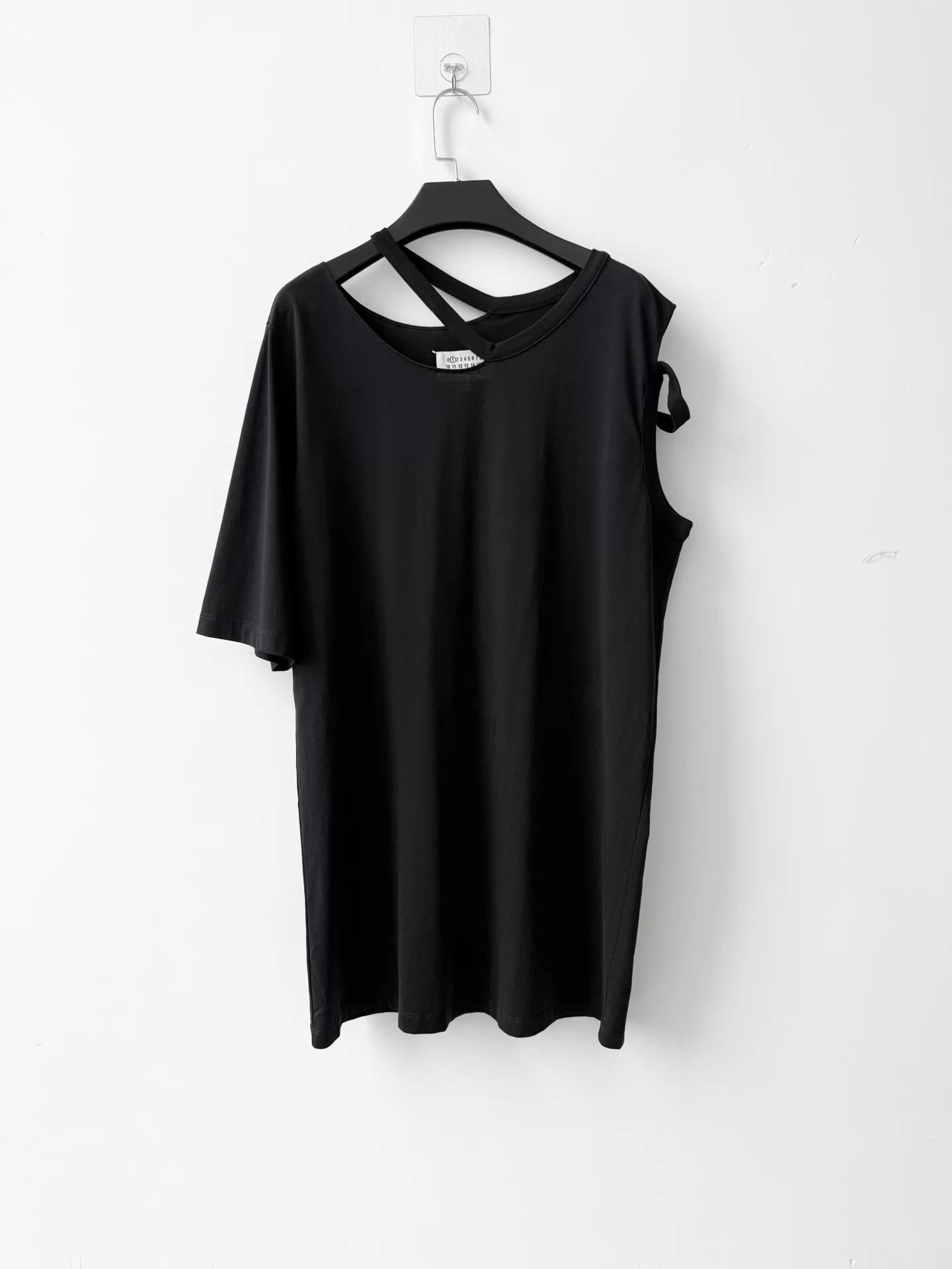 Maison Margiela Maison Margiela SS18 Deconstructed Strap Sleeve Tee Black L Size L / US 10 / IT 46 - 1 Thumbnail