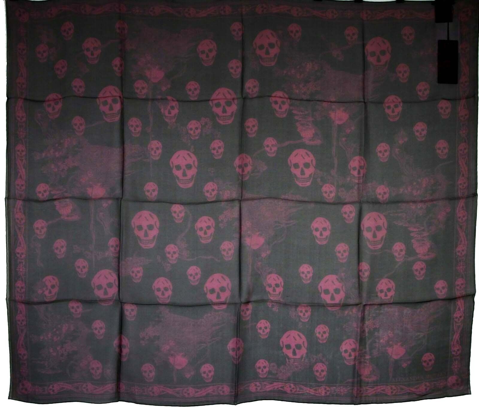 Alexander McQueen Women's Black / Light Purple Multiskull Print Silk Scarf Size ONE SIZE - 1 Thumbnail