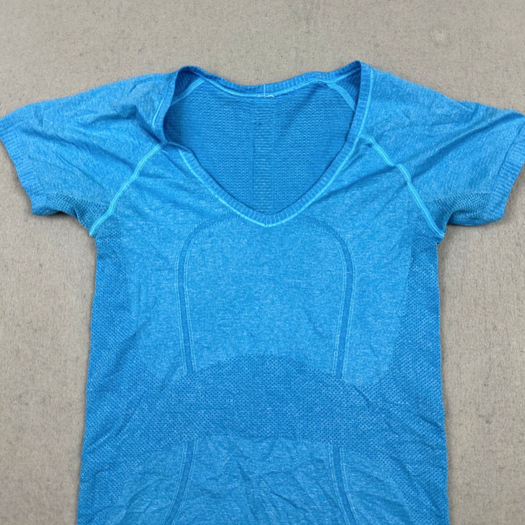 Lululemon VINTAGE Lululemon Shirt Womens 4 Blue Swiftly Tech Short Sleeve Seamless Running Crew Size S / US 4 / IT 40 - 2 Thumbnail