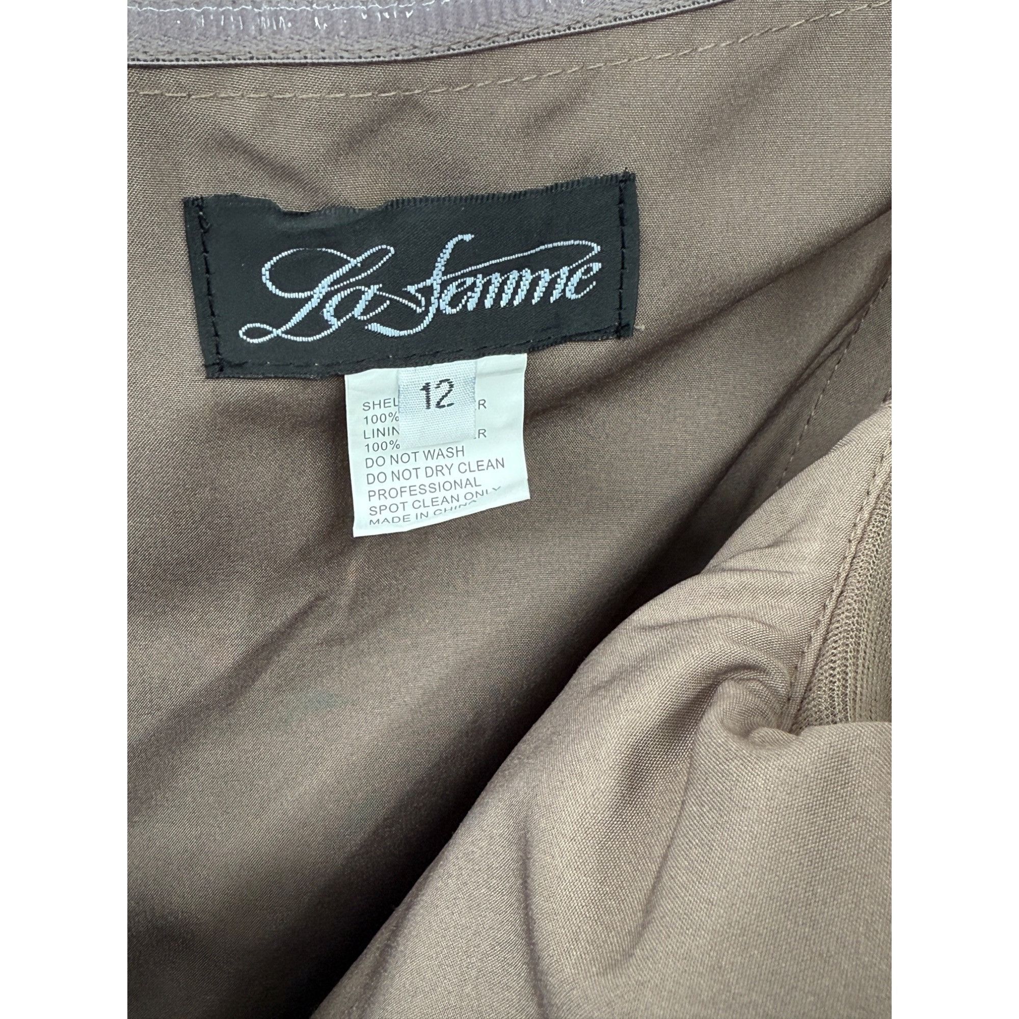 Other La Femme Off-The-Shoulder Gown With Lace Bodice & Satin Skir Size XL / US 12-14 / IT 48-50 - 3 Thumbnail