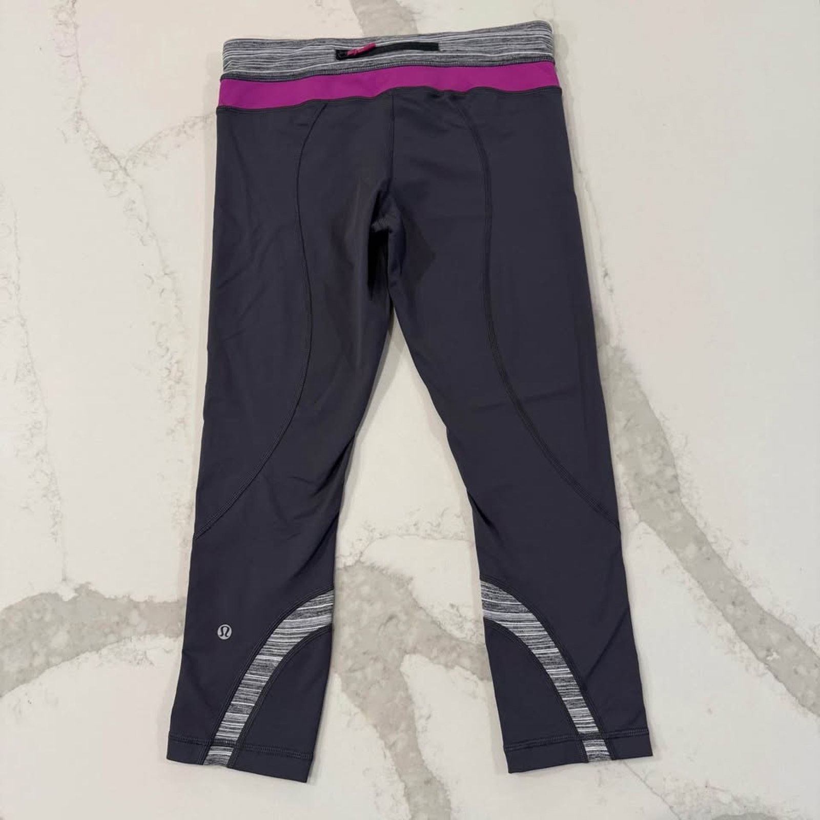 Lululemon Lululemon Run Inspire Crop II Leggings Women's 8 Gray/Purple Size 30" / US 8 / IT 44 - 7 Thumbnail