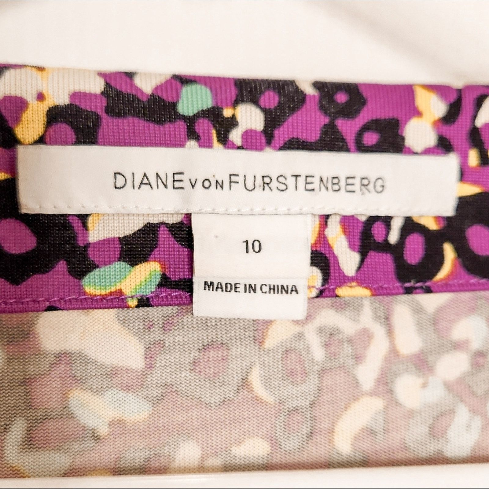 Diane von Furstenberg DVF Julian 100% Silk Wrap Dress Purple River Leopard Size 10 Size L / US 10 / IT 46 - 4 Thumbnail