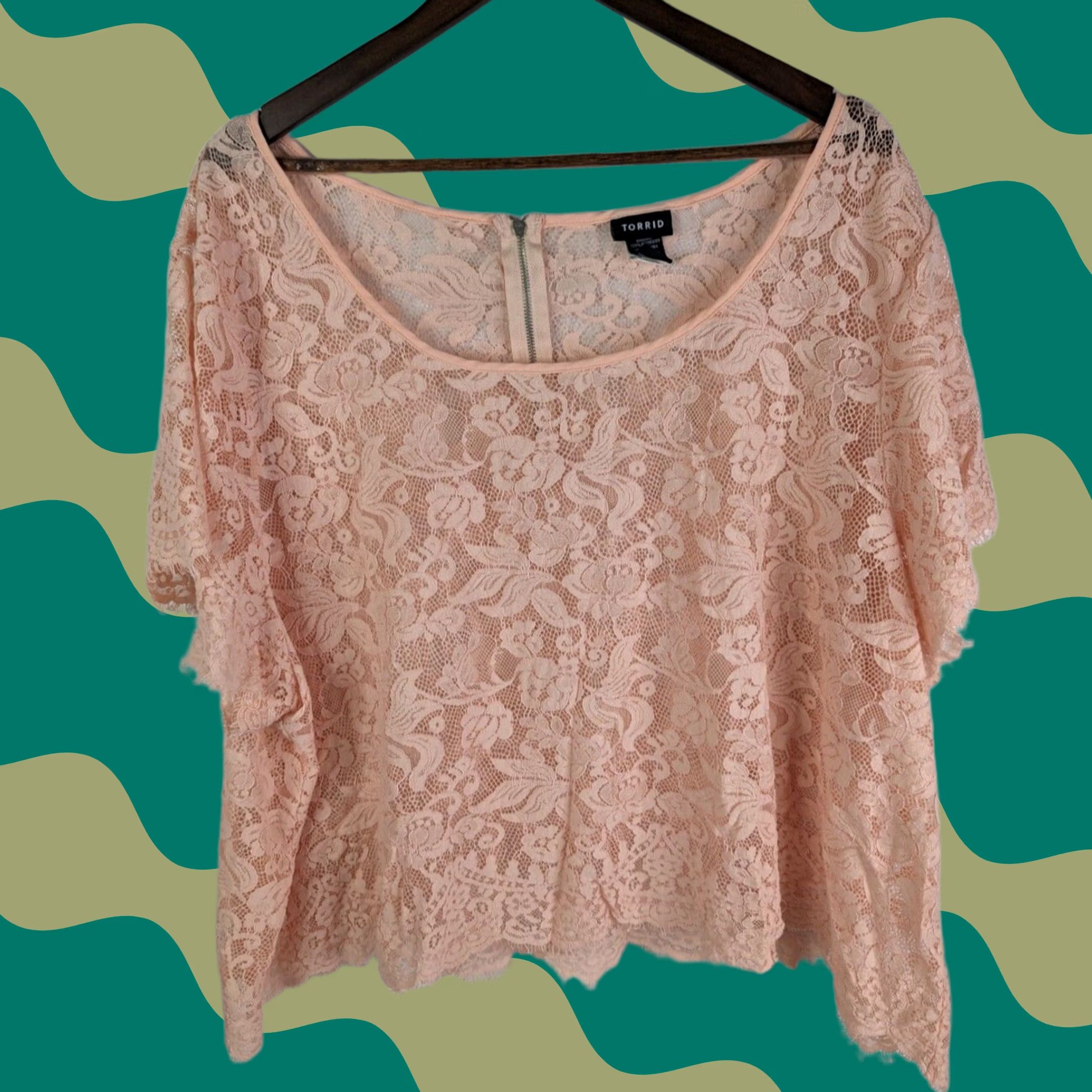 Torrid Torrid Pink Floral Cropped Lace Top Women's 5X Zip Scoop Neck Sheer Blouse Size XXL / US 16-18 / IT 52-54 - 1 Thumbnail