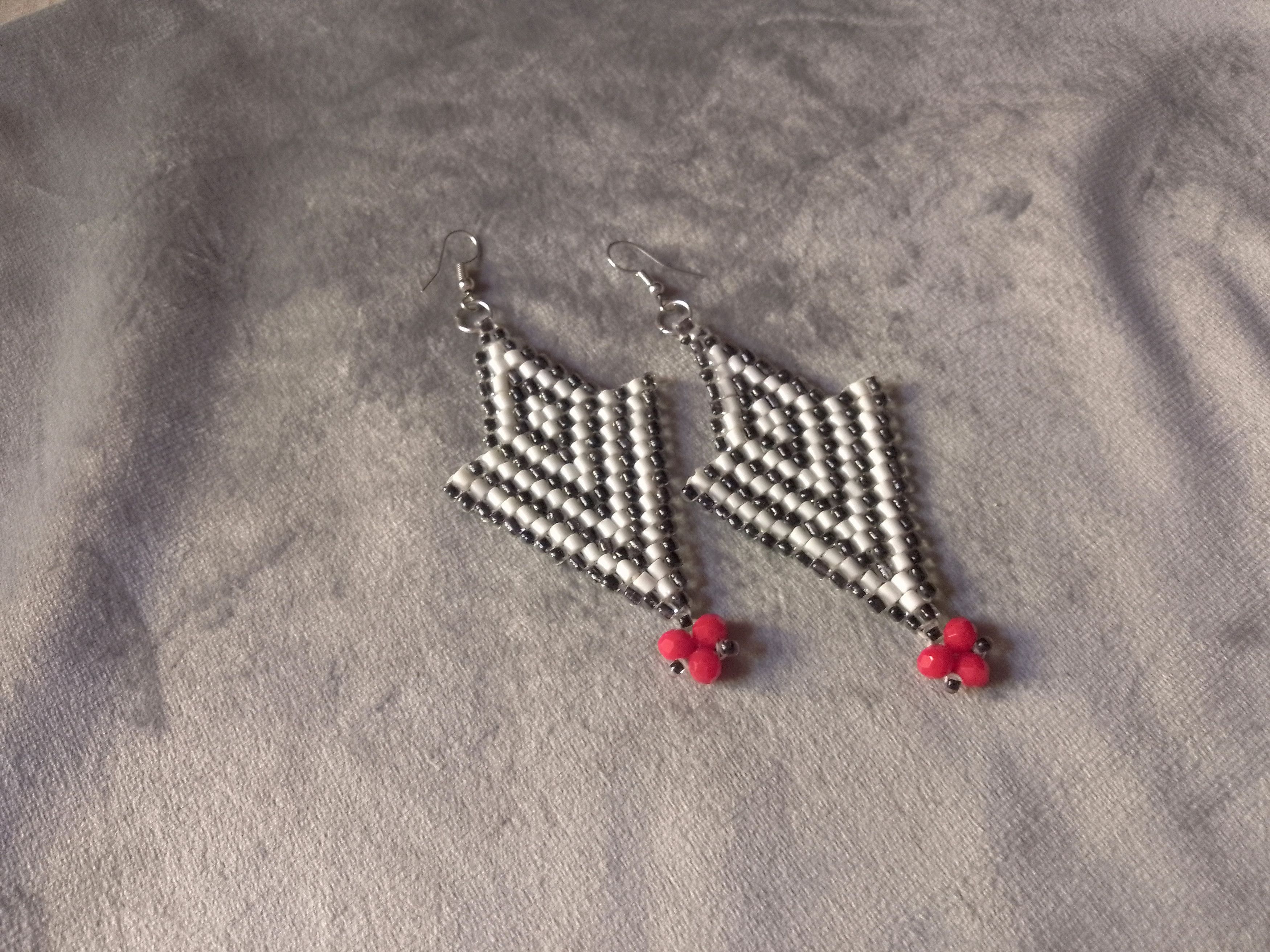 Handmade Earrings Triangular Long Black White Red Crystal Size ONE SIZE - 5 Thumbnail
