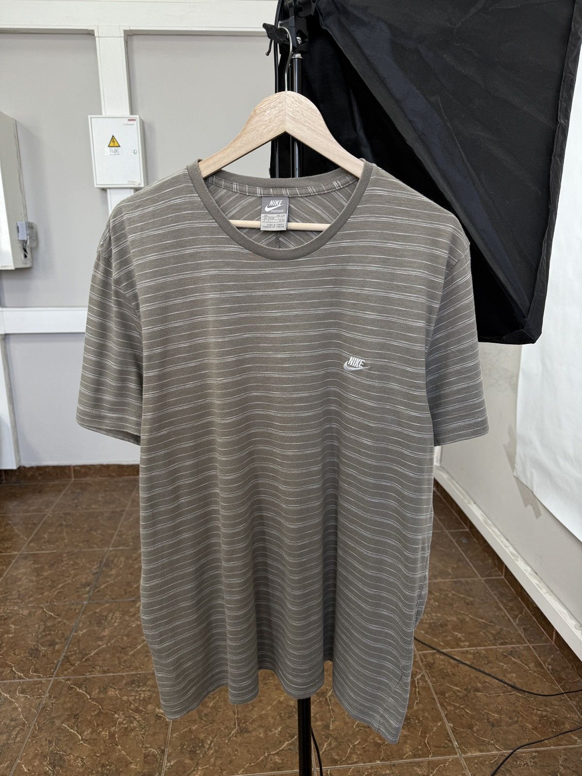 Nike 🇺🇸 Vintage Y2K Nike Athletic T-Shirt Rare Retro Hype Size US XXL / EU 58 / 5 - 1 Thumbnail