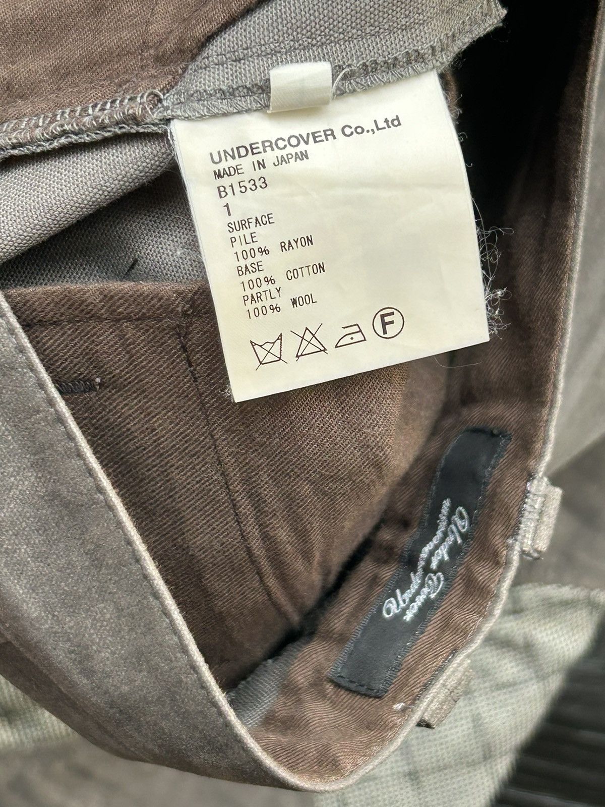 Undercover Undercover skinny capri with Patti Smith Lighting Bolt Size 29" - 6 Thumbnail