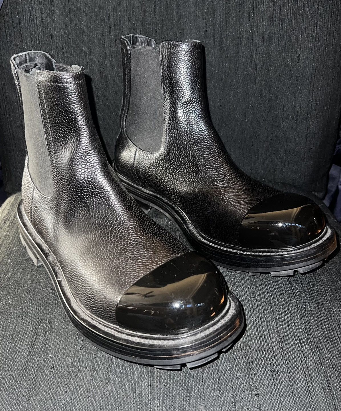Alexander McQueen Alexandr McQueen - Men's Patent Cap-Toe Chelsea Boots Size US 7 / EU 40 - 3 Thumbnail
