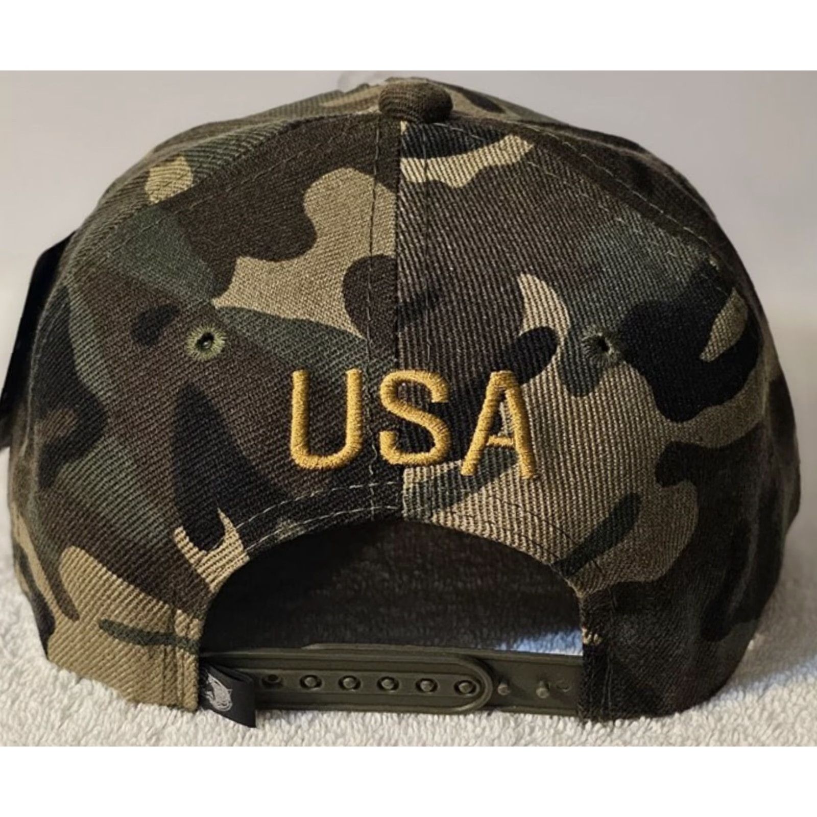 Vintage GOD BLESS AMERICA EAGLE FLAG USA PATRIOTIC BIRD SNAPBACK BASEBALL CAP CAMO USA PATRIOTIC BIRD SNAPBACK BASEBALL CAP CAMO GOD BLESS AMERICA EAGLE FLAG Size ONE SIZE - 2 Thumbnail