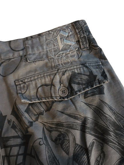 Billabong × Designer Billabong dagger tattoo cargo shorts Size US 32 / EU 48 - 10 Thumbnail
