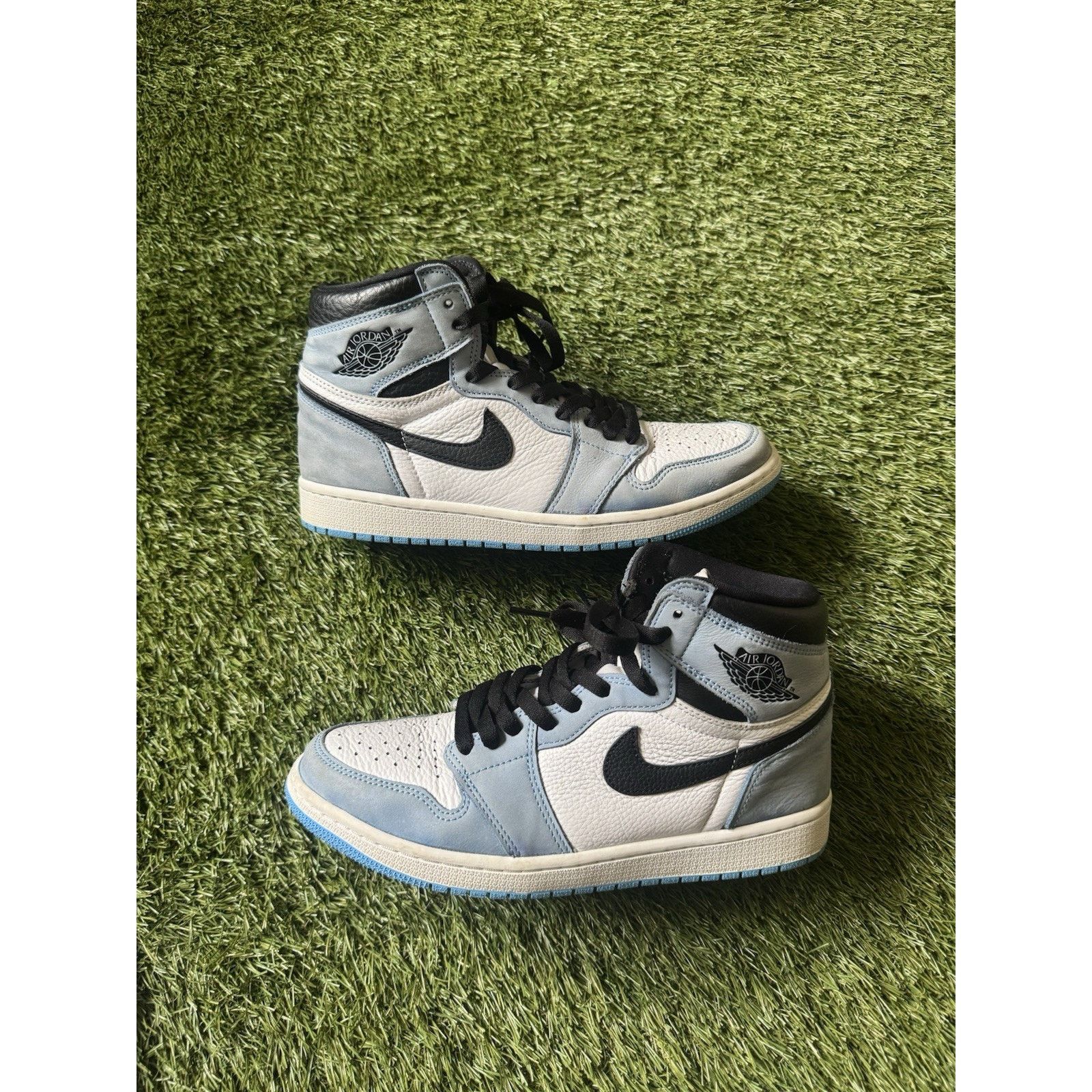 Jordan Brand Jordan Air Jordan 1 Retro High OG University Blue Men’s 9.5 Size US 9.5 / EU 42-43 - 1 Thumbnail
