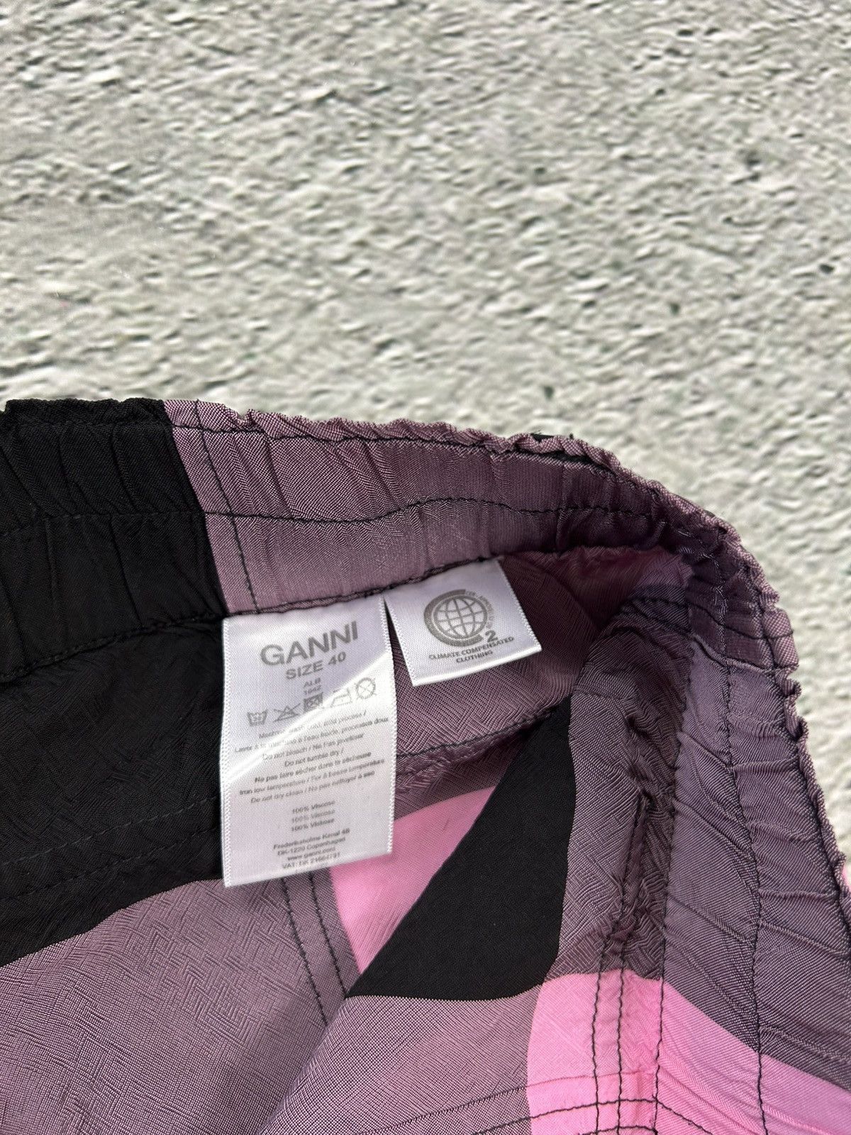 Ganni Ganni shorts viscose pink black checkered Size 28" / US 6 / IT 42 - 3 Thumbnail