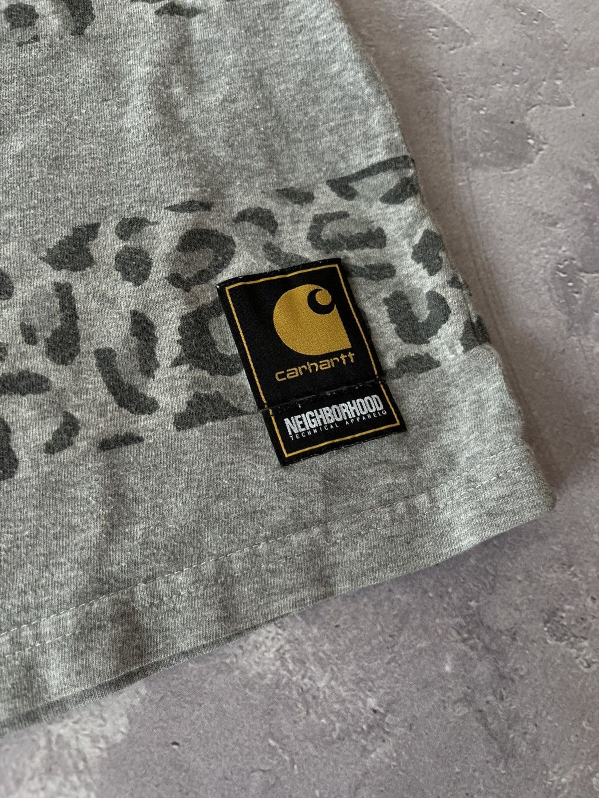 Carhartt Wip × Neighborhood Carhartt x Neighborhood Grey Leopard Print Stripe T-Shirt Size US L / EU 52-54 / 3 - 2 Thumbnail
