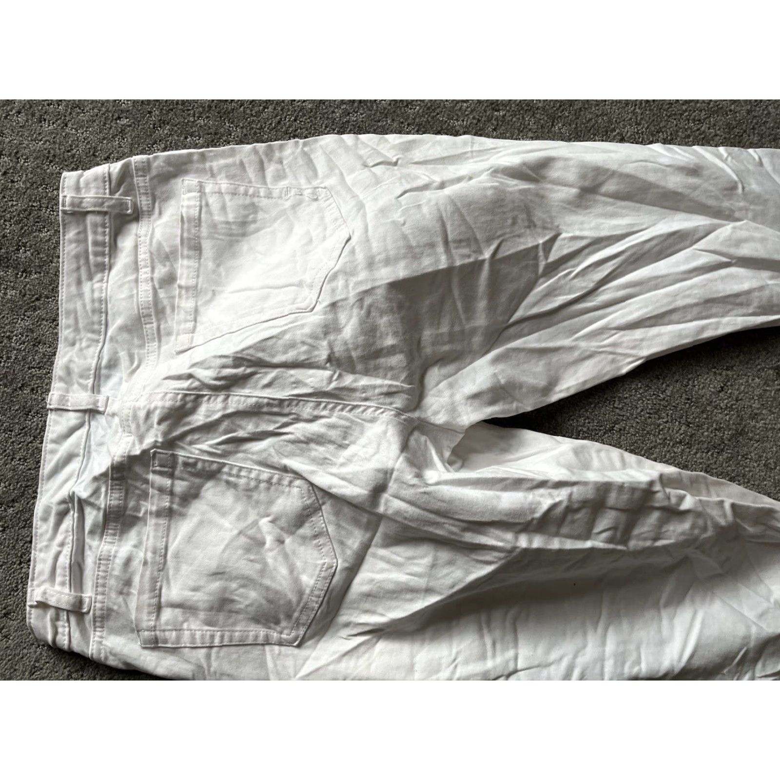 Jones New York Jones New York Lexington Capri Jeans, White Size 10 Women Size 32" / US 10 / IT 46 - 4 Thumbnail