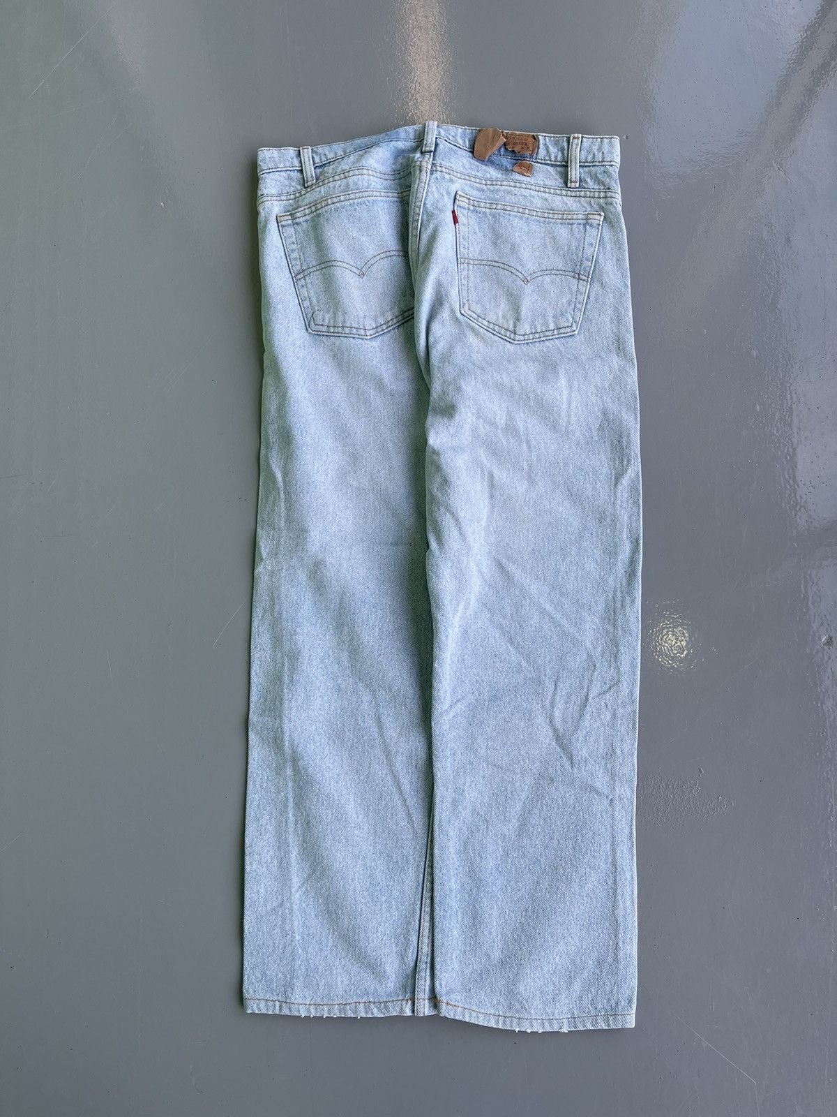 Levi's × Vintage vintage 90’s Levi’s baggy light blue wash jeans Size US 34 / EU 50 - 2 Thumbnail