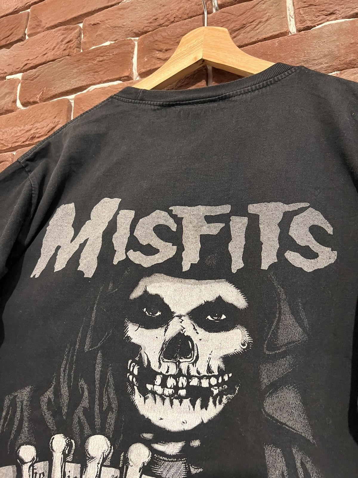Band Tees Rare Vintage Y2K 00s Misfits Fiend Club Punk Band Tee Size US L / EU 52-54 / 3 - 4 Thumbnail