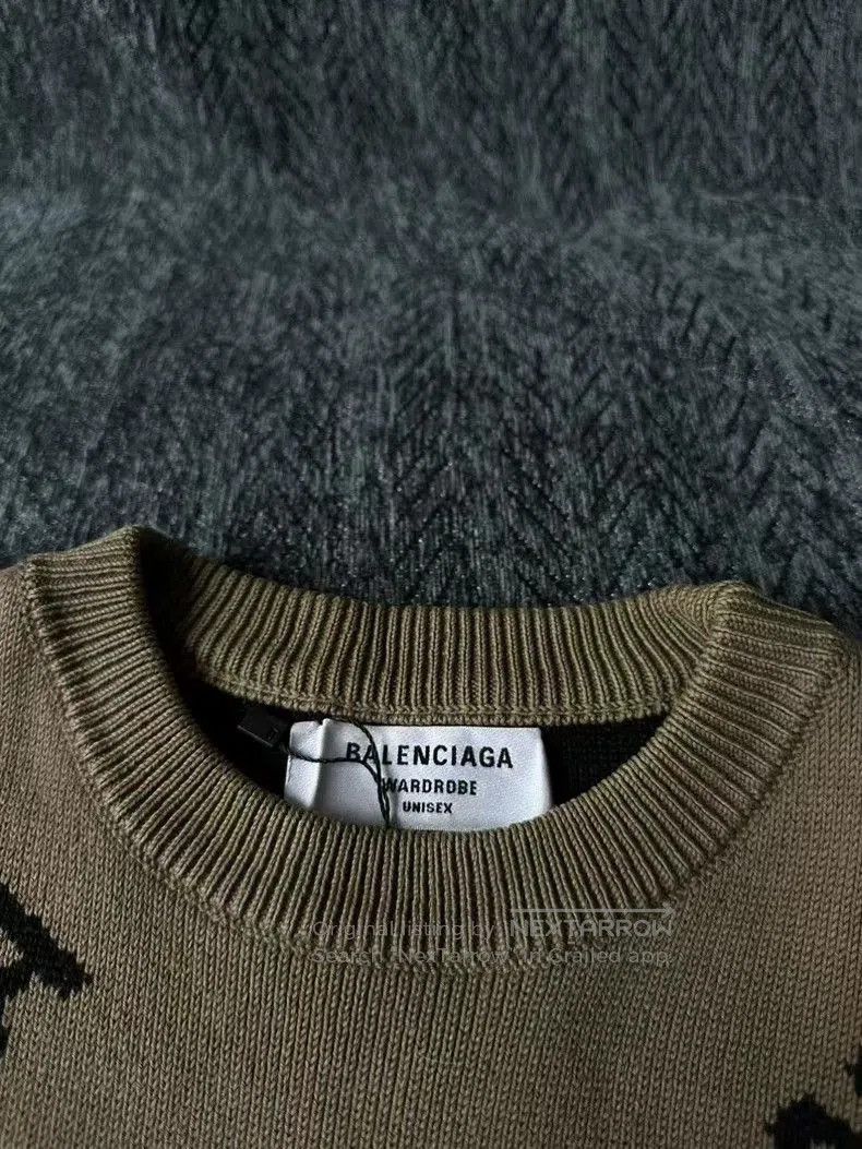 Balenciaga Balenciaga Beige Logo Barrage Sweater. Size US XS / EU 42 / 0 - 3 Thumbnail