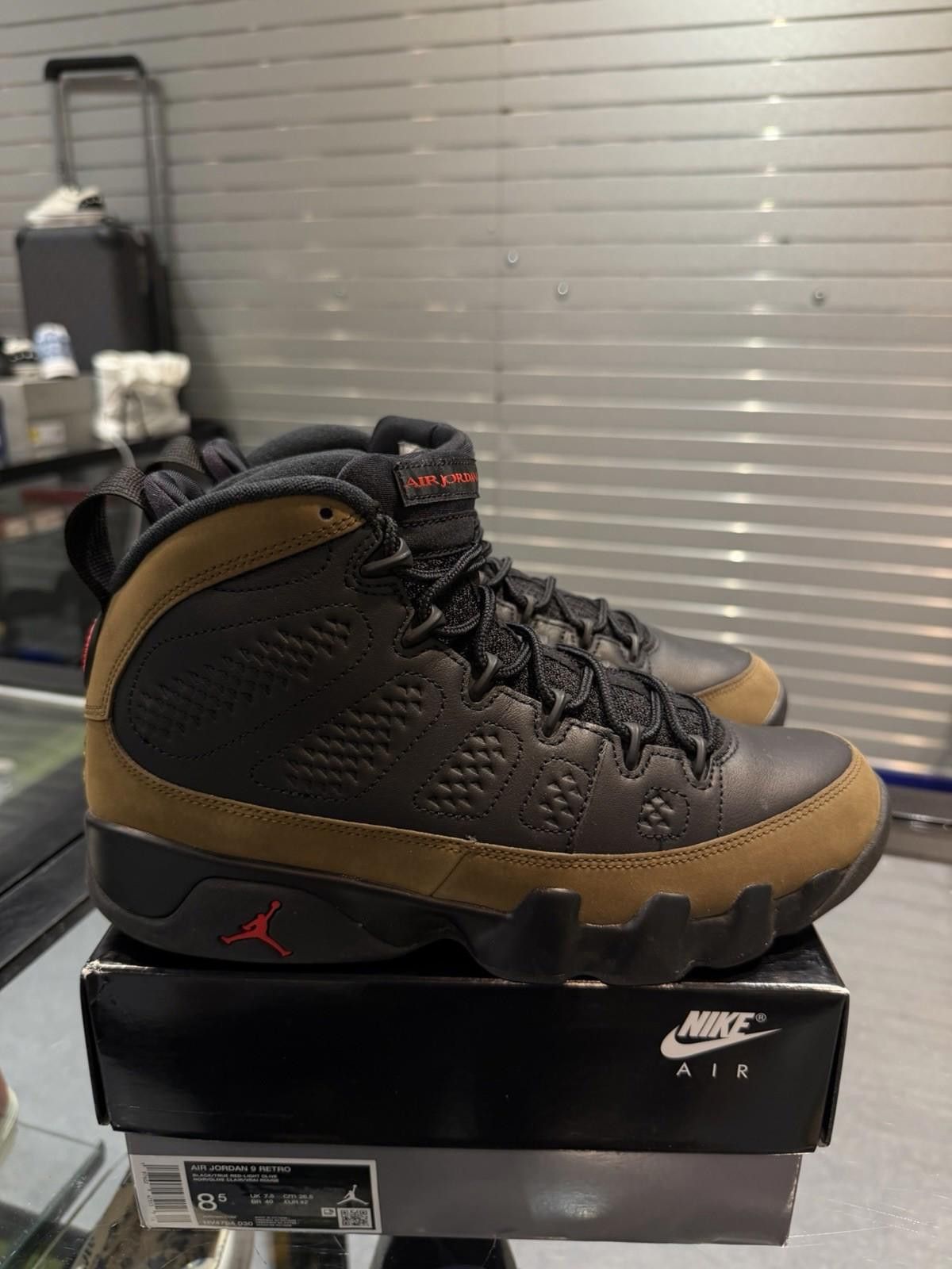 Jordan Brand Size 8.5 - Air Jordan 9 Retro 2024 Olive (HV4794-030) Size US 8.5 / EU 41-42 - 12 Thumbnail