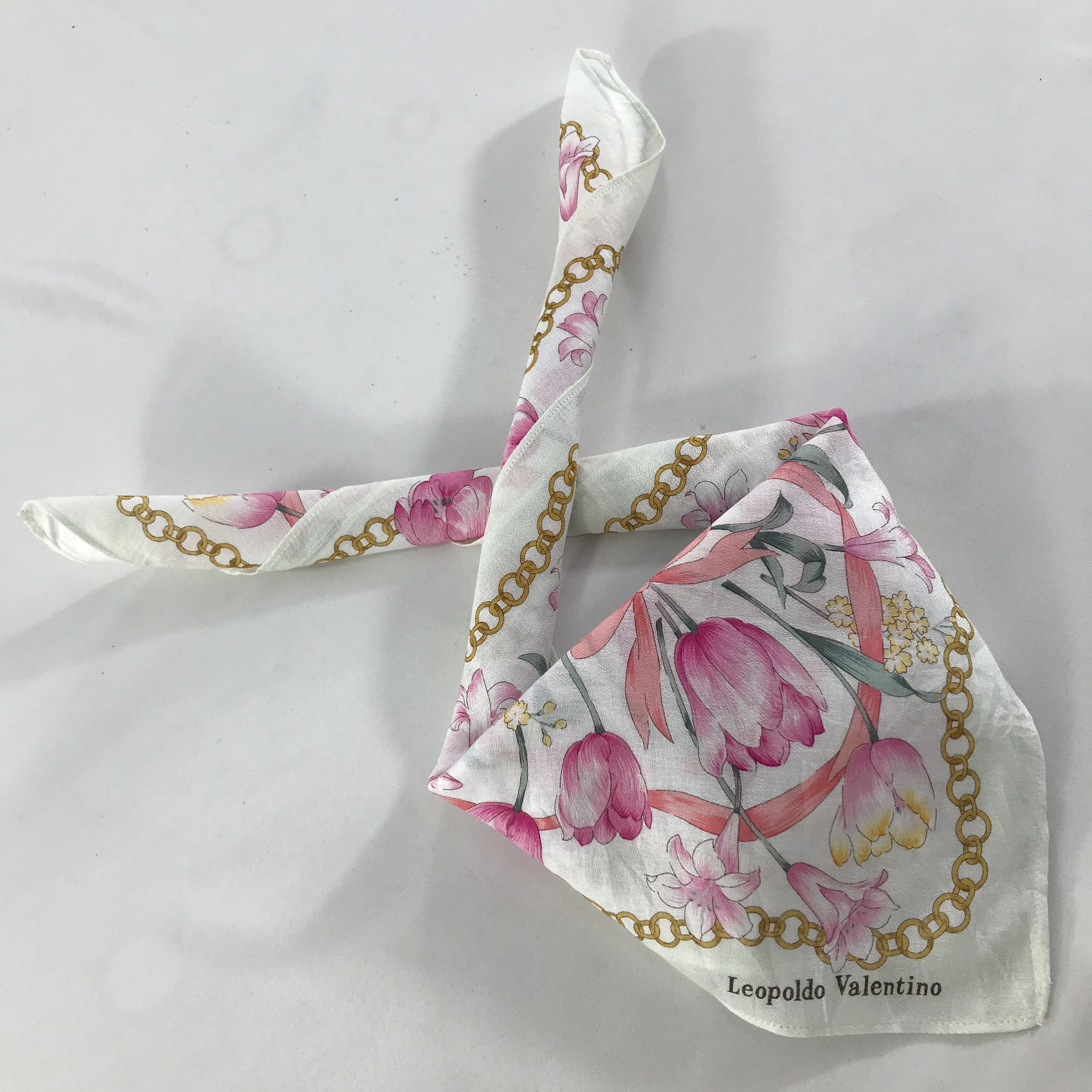 Vintage Leopoldo Valentino Bandana / Handkerchief/Neckerchief -S1517 Size ONE SIZE - 4 Thumbnail