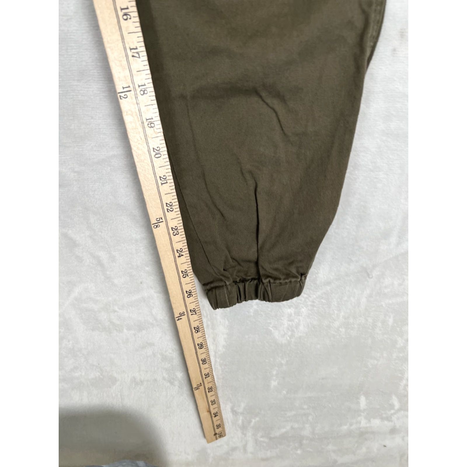Levi's Levi's Cargo Pants Womens 27 Green Twill Tapered Cuffed Adjustable Utility Size 27" / US 4 / IT 40 - 2 Thumbnail
