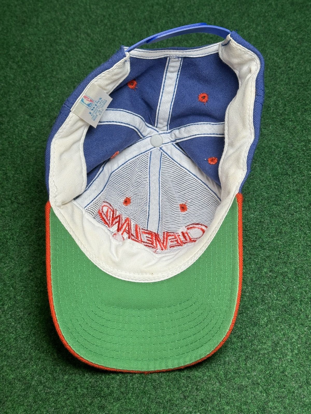 NBA × Twins × Vintage Vintage 90s Cleveland Cavs Cavaliers Twins NBA Snapback Hat Size ONE SIZE - 4 Thumbnail