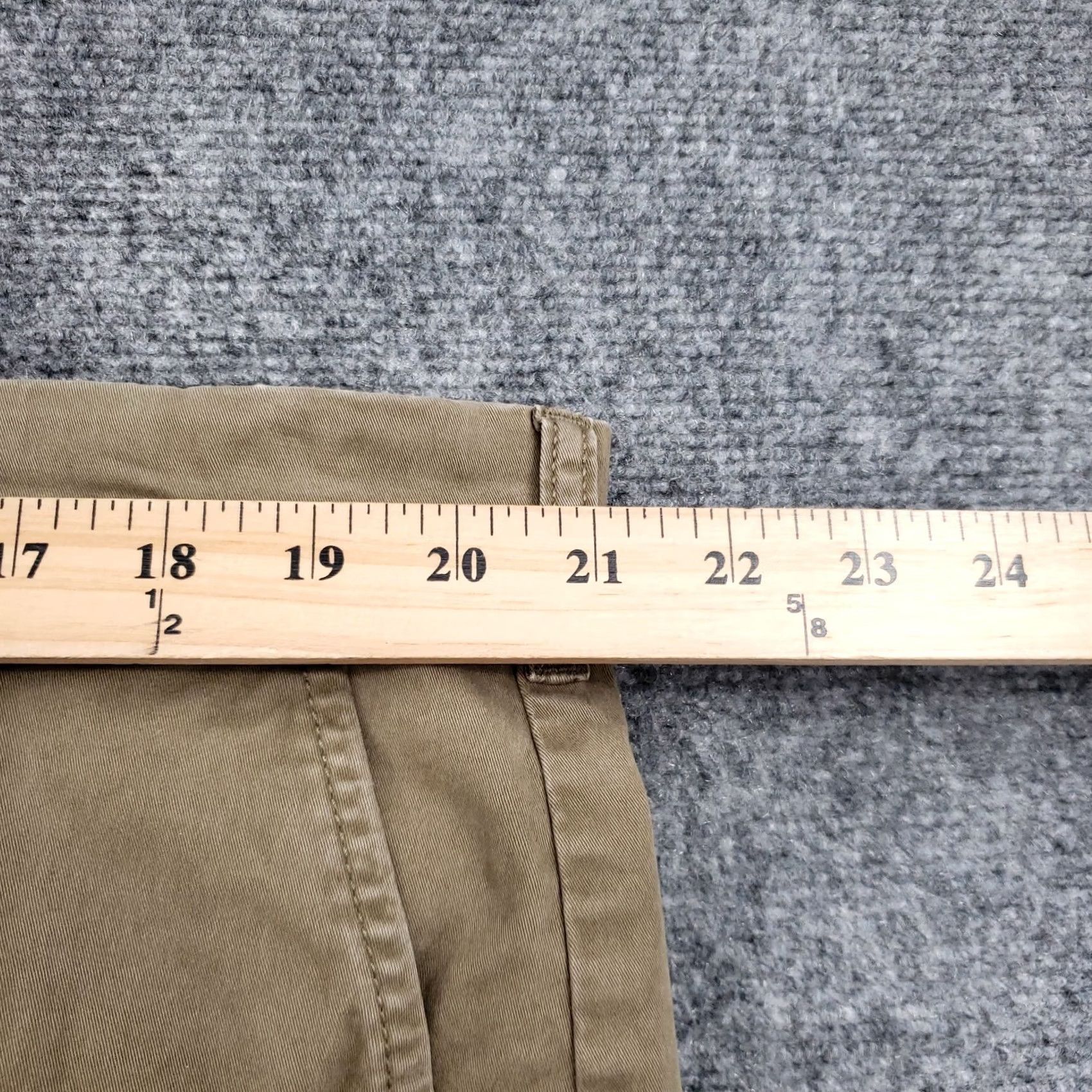 Tommy Hilfiger Tommy Hilfiger Shorts Mens 42 Brown Bermuda Mid Rise Zip Fly Cotton Chino Size US 42 / EU 58 - 7 Thumbnail