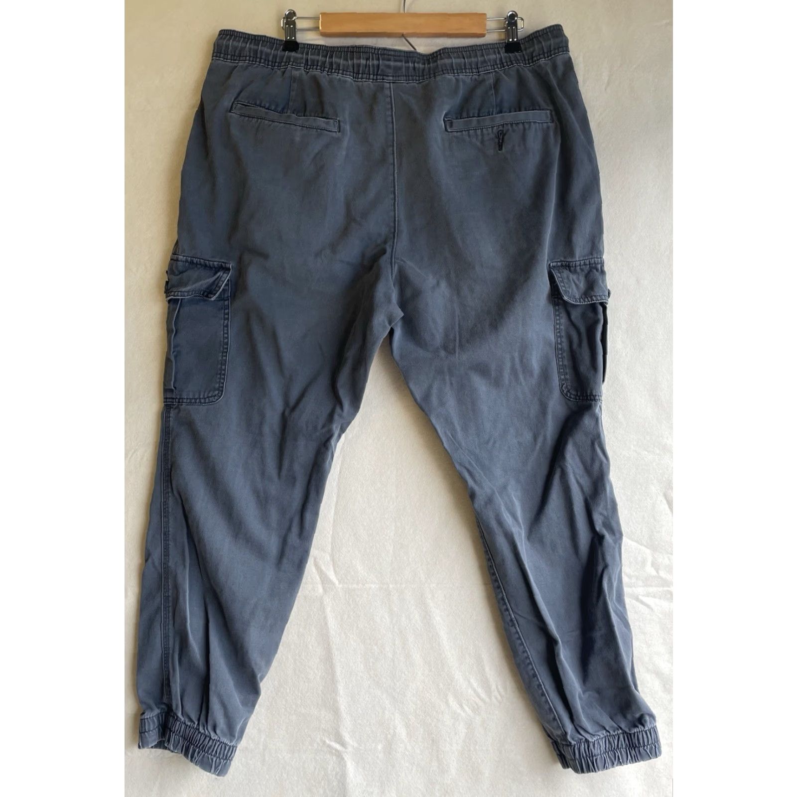 Vintage American Rag Gray Cargo Pants Men XL 100% Cotton Regular Inseam 37 in Size US 36 / EU 52 - 2 Thumbnail