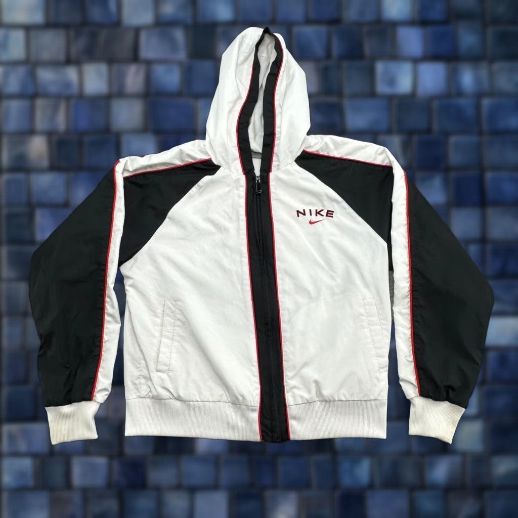 Nike VINTAGE Nike Windbreaker Jacket Full Zip Windbreaker Women’s M 8-10 Red 90s Classic Outdoor Womens Size M / US 6-8 / IT 42-44 - 1 Thumbnail