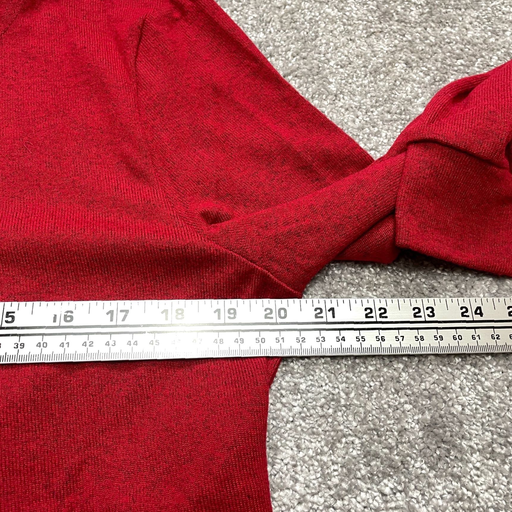 Vintage Unbranded Cardigan Sweater Womens Small Red Pockets New NWT V-Neck Knit Woolless Polyester Stay-Soft All Seasons Fall Winter Spring Size S / US 4 / IT 40 - 5 Thumbnail