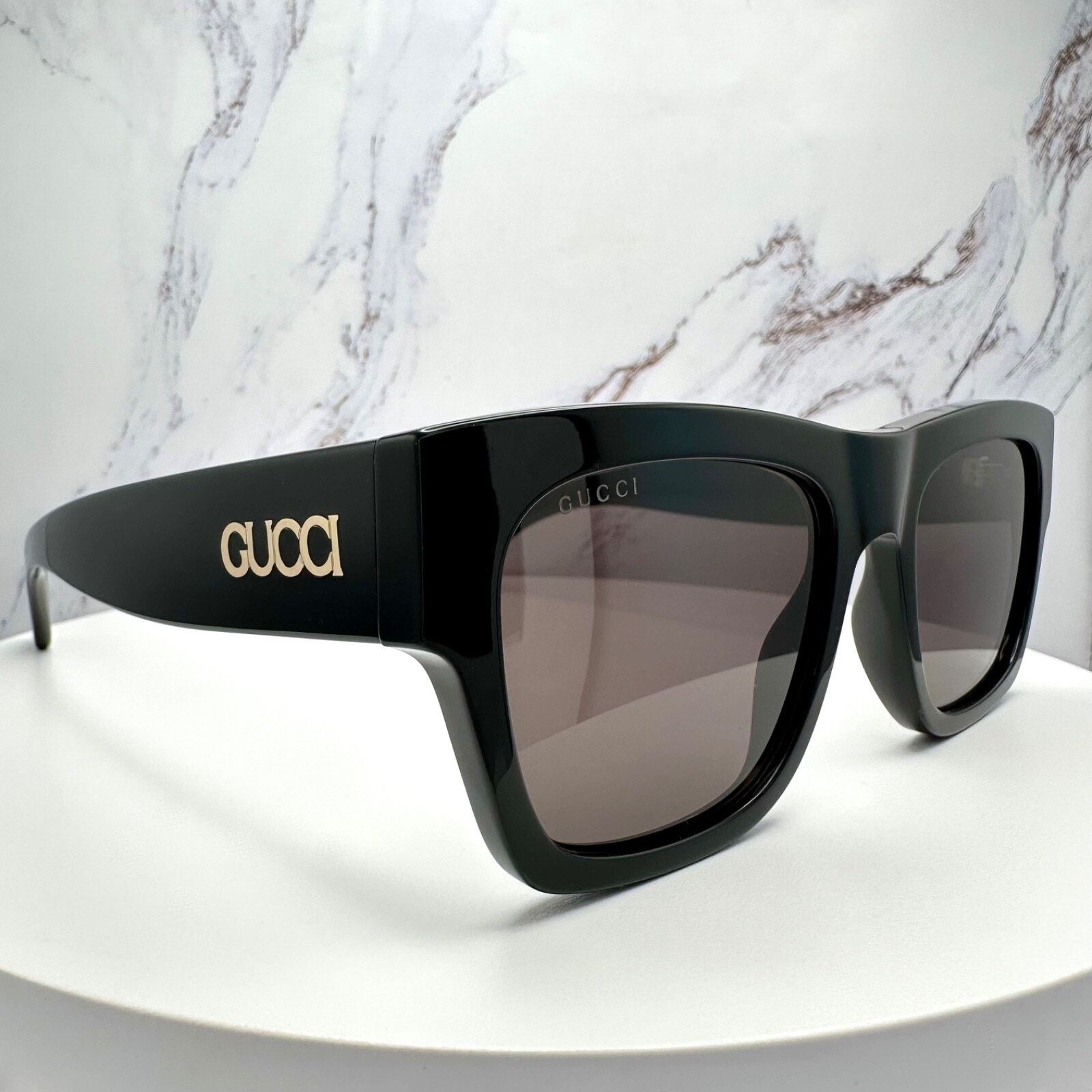 Gucci New GUCCI Sunglasses 2025 Collection Black Gold Letter Logo Size ONE SIZE - 3 Thumbnail