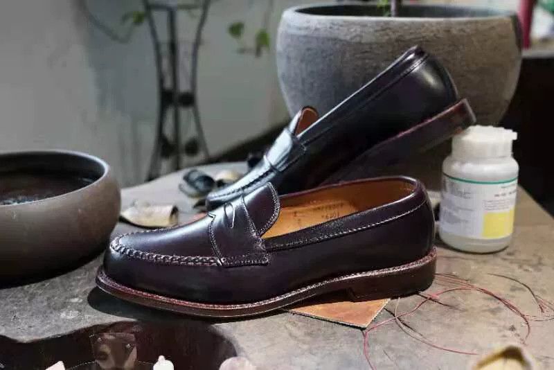 Alden ALDEN Shell Cordovan Loafers Color 8 Size US 8 / EU 41 - 1 Thumbnail