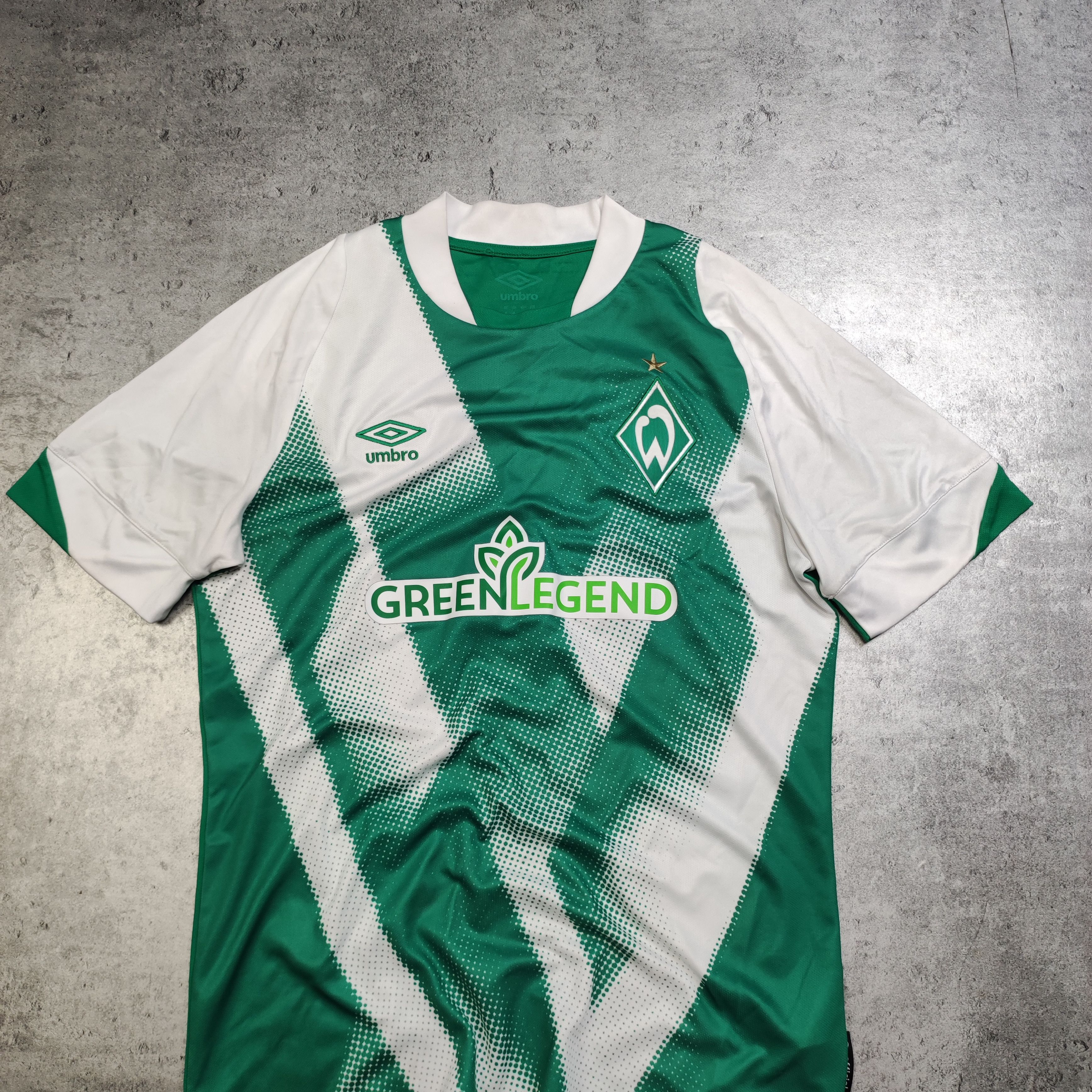 Other RARE Umbro x Werder Bremen 2022/23 Home Football Jersey Size US M / EU 48-50 / 2 - 2 Thumbnail