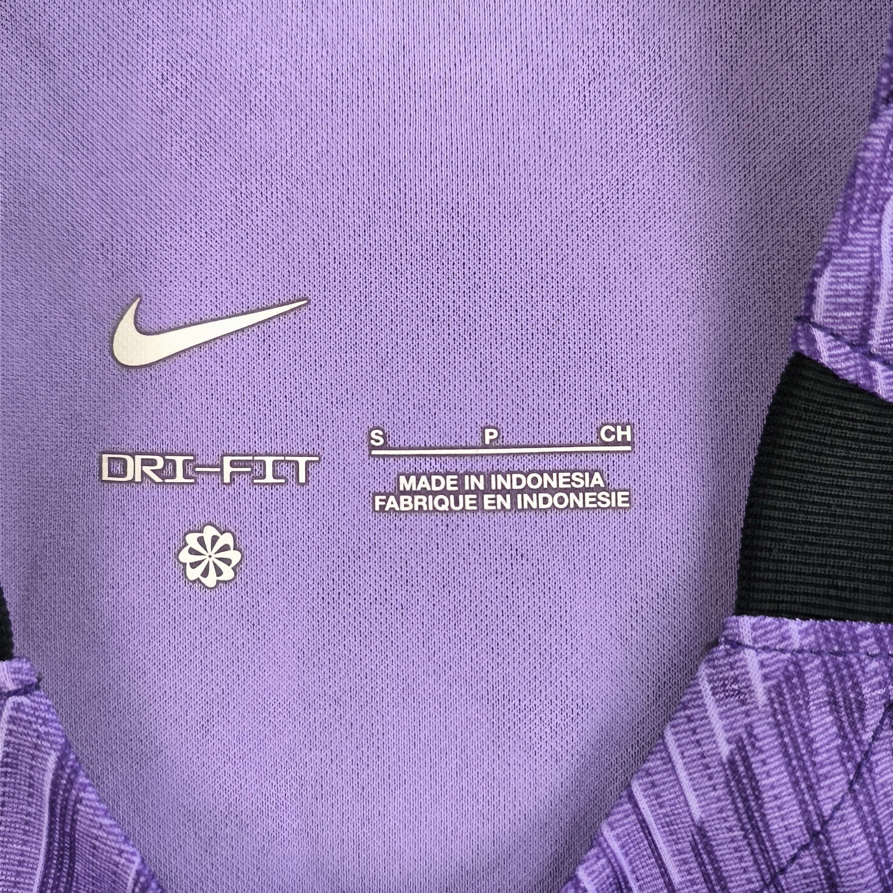 Nike Liverpool 2023-24 Nike third Szoboszlai football jersey sz S Size US S / EU 44-46 / 1 - 6 Thumbnail