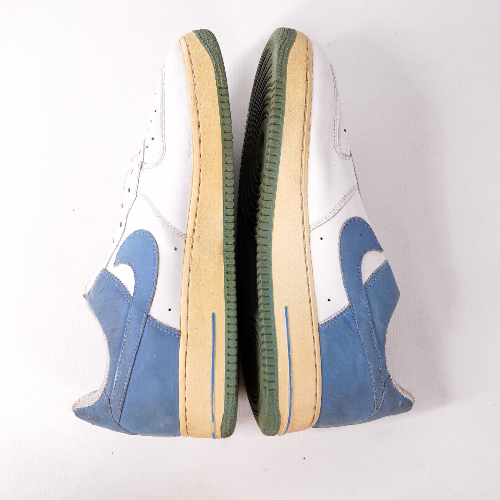 Nike Nike Air Force 1 Athletic Low Sneakers Men 11.5 Casual Shoes Size US 11.5 / EU 44-45 - 6 Thumbnail