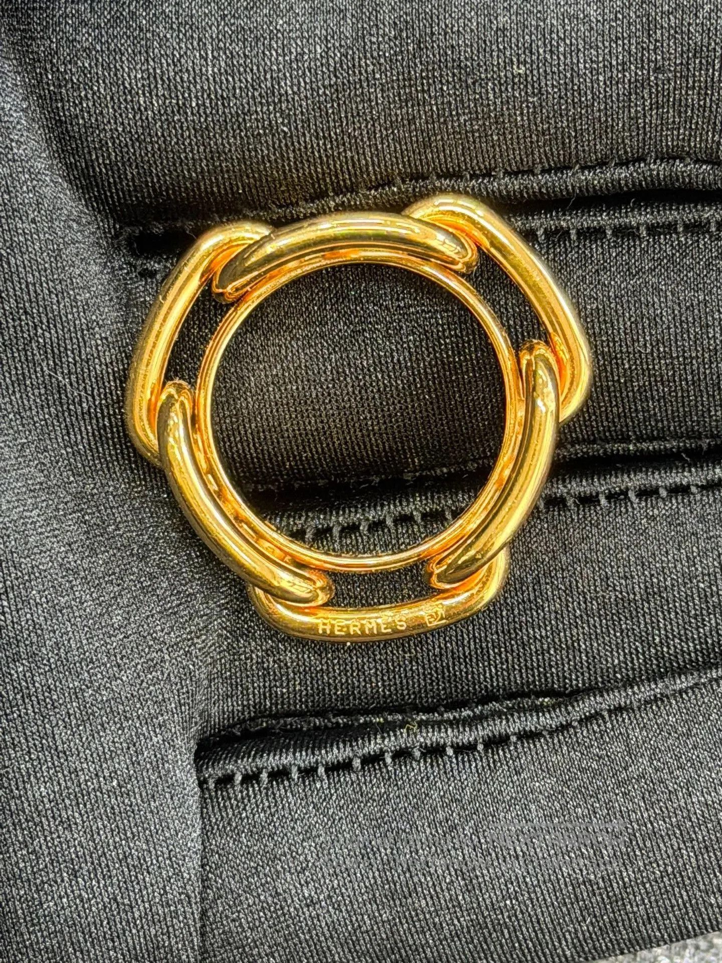 Hermes Hermes Gold Pig Nose Scarf Buckle. Size ONE SIZE - 1 Thumbnail