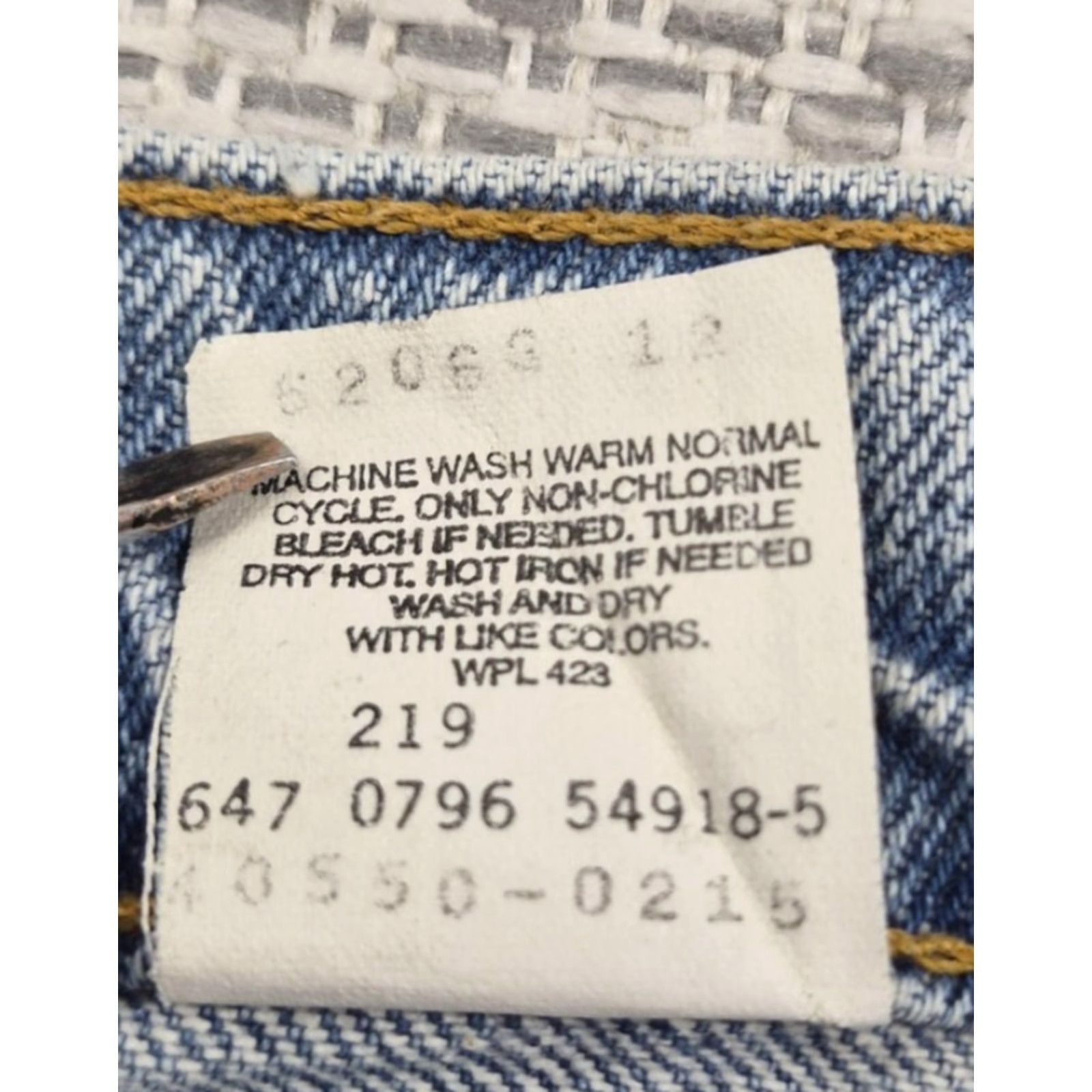 Levi's VINTAGE Levi's 550 Jeans Mens 38x30 Relaxed Tapered Light Wash Denim 90s USA 5-Pocket Mens Regular Blue Jeans Size US 38 / EU 54 - 7 Thumbnail