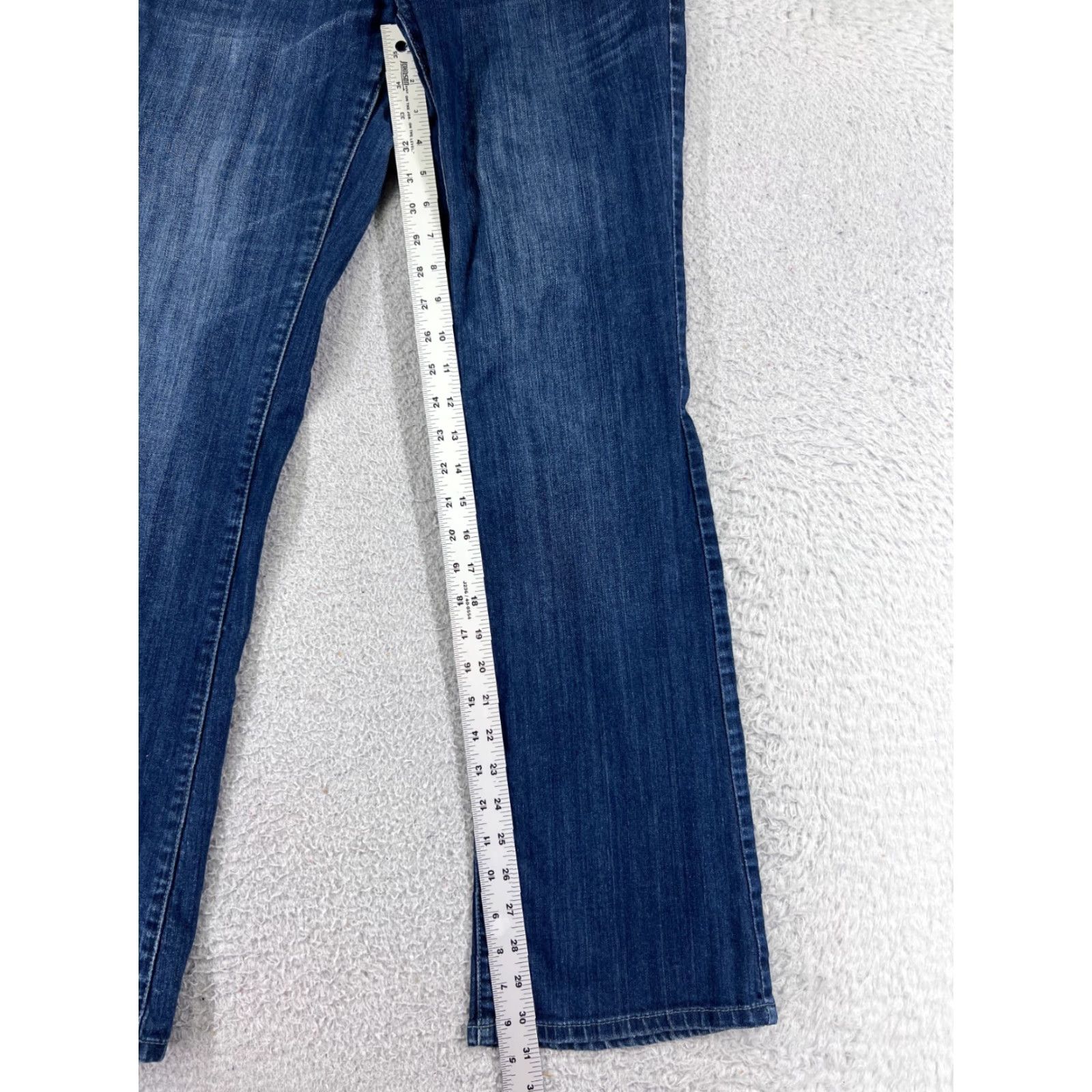 Mossimo Mossimo Jeans Womens 7 Blue Denim Flared Low Rise 26x31 Regular Stretch Distressed 5-Pocket Cotton Medium Wash Belt Zip Vintage: No Ladies Jeans Size 28" / US 6 / IT 42 - 6 Thumbnail