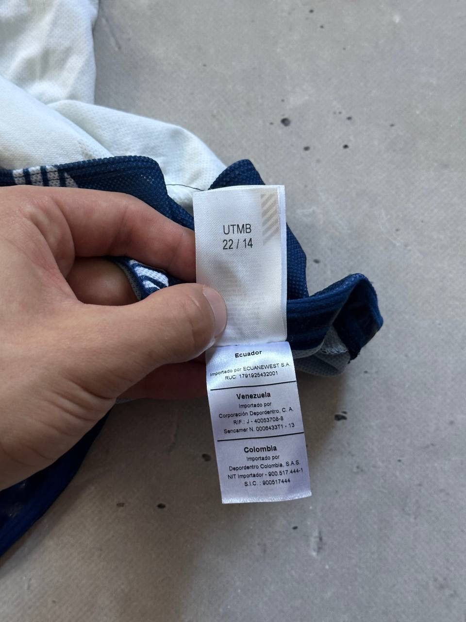 Other Compressport Athletic Thermo Jersey Run Cycling Marathon Size US XL / EU 56 / 4 - 7 Thumbnail