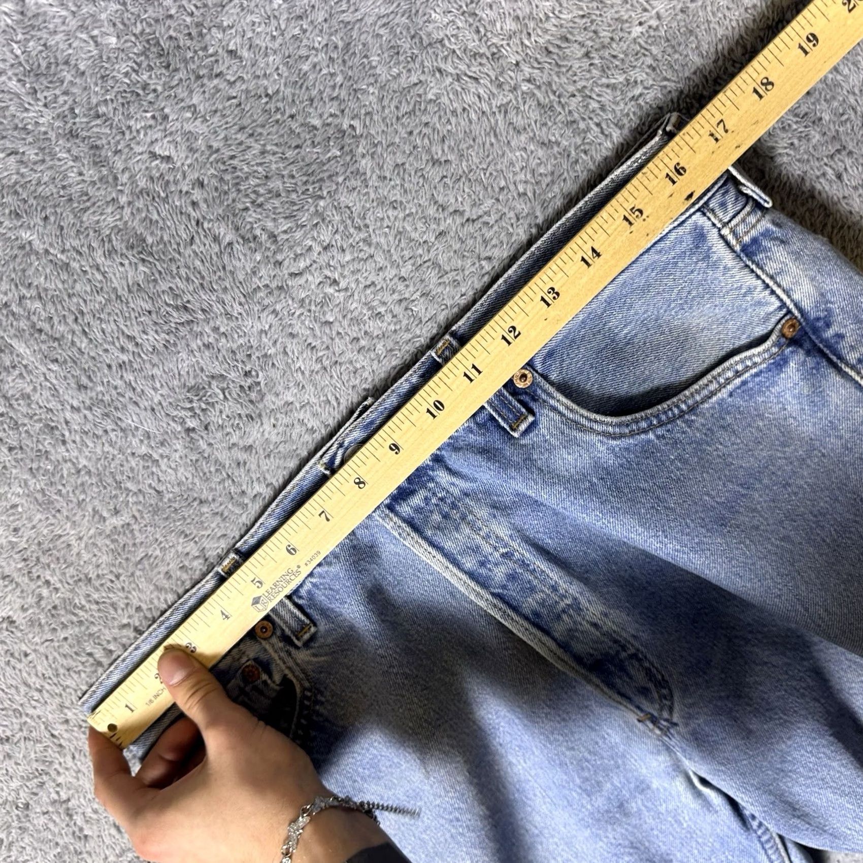 Levi's VINTAGE Levi'S Jeans Mens 33 Blue 501xx Men 33x31 USA Made Paper Tag Button Fly Trashed Size US 33 - 6 Thumbnail