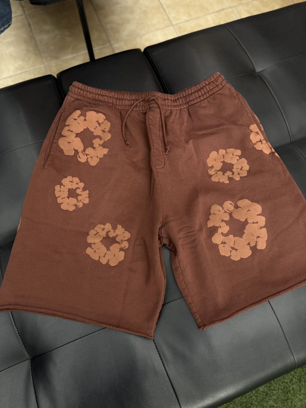 DENIM TEARS Denim Tears Shorts Cotton Wreath Size XL Brown 2025 Size US 34 / EU 50 - 4 Thumbnail