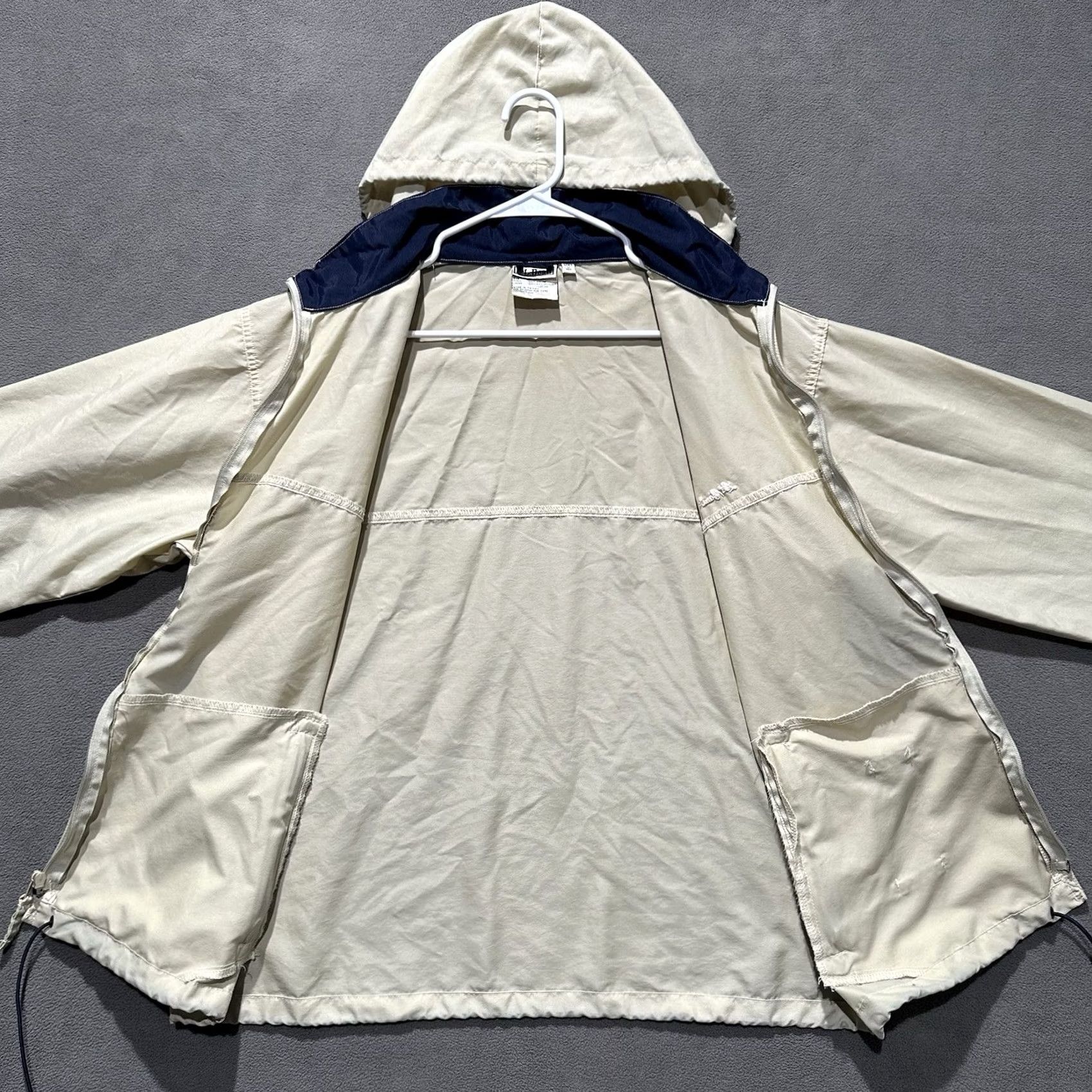 Vintage VINTAGE L.L. Bean Jacket Mens M Beige Windbreaker Hooded Full Zip 90s Windproof, All Seasons, Hiking, 90s, Regular Mens, Beige Jacket Size US M / EU 48-50 / 2 - 3 Thumbnail
