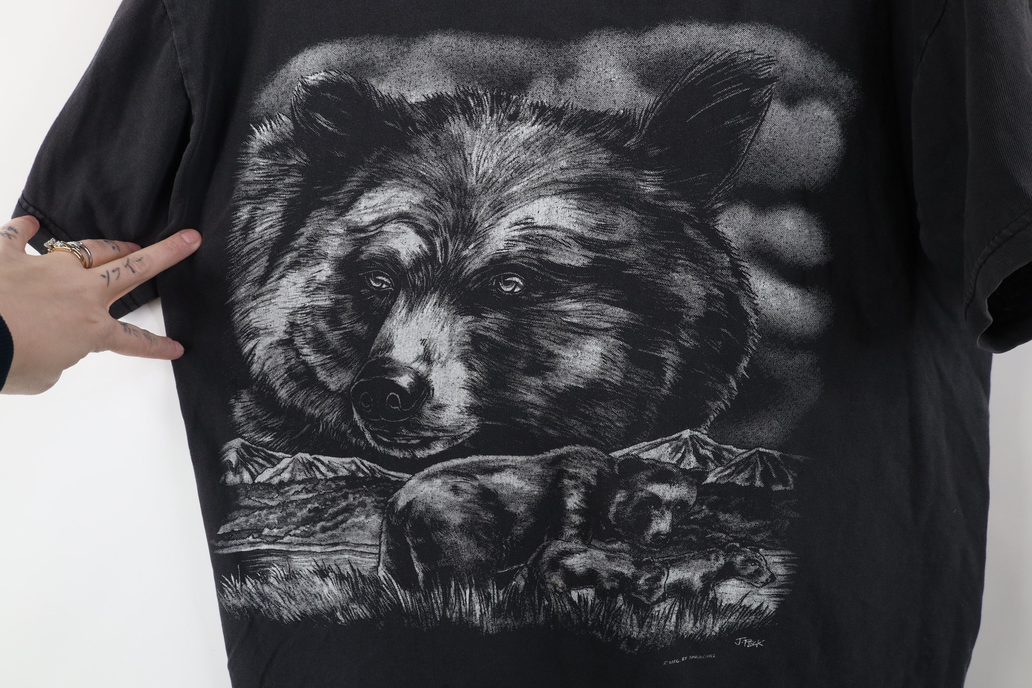 Vintage Vintage 90s Streetwear Michigan Nature T-Shirt Black Cotton Size US L / EU 52-54 / 3 - 7 Thumbnail
