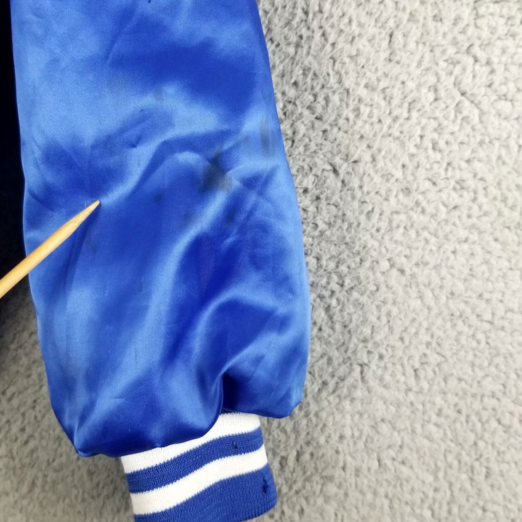 Vintage VINTAGE MONTANA SATIN BOMBER Men XL Blue Jacket 80s 90s Hunting USA Animals Mens Size US XL / EU 56 / 4 - 3 Thumbnail
