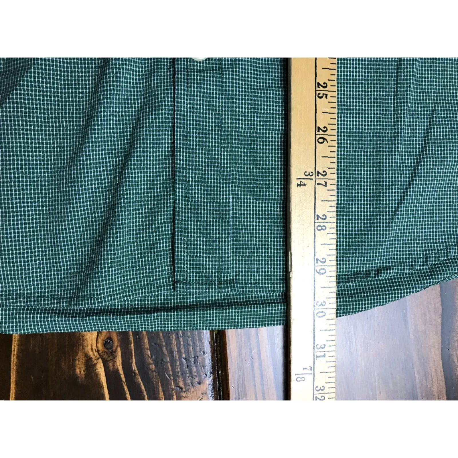Izod IZOD Shirt Men’s Size M Green White Button-Up Long Sleeve Casual Travel Cotton Cotton Blend Regular 90s? No. (Oops) Size US M / EU 48-50 / 2 - 4 Thumbnail