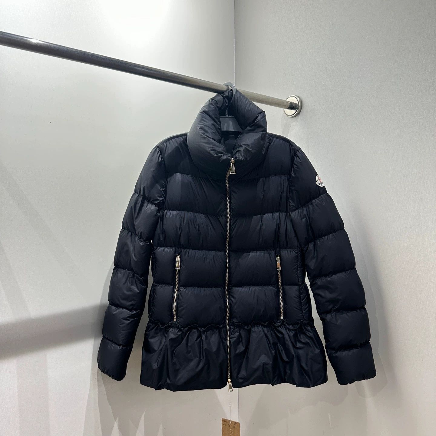Moncler Moncler feb223 stand-collar logo-sleeve waist down 2 Size XS / US 0-2 / IT 36-38 - 1 Thumbnail
