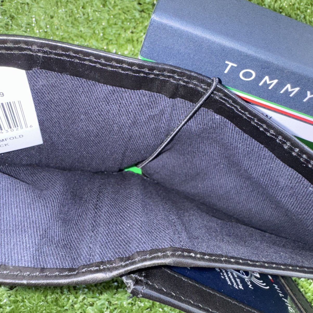 Tommy Hilfiger × Vintage Tommy Hilfiger Black Genuine Leather Bi-Fold Wallet Size ONE SIZE - 7 Thumbnail