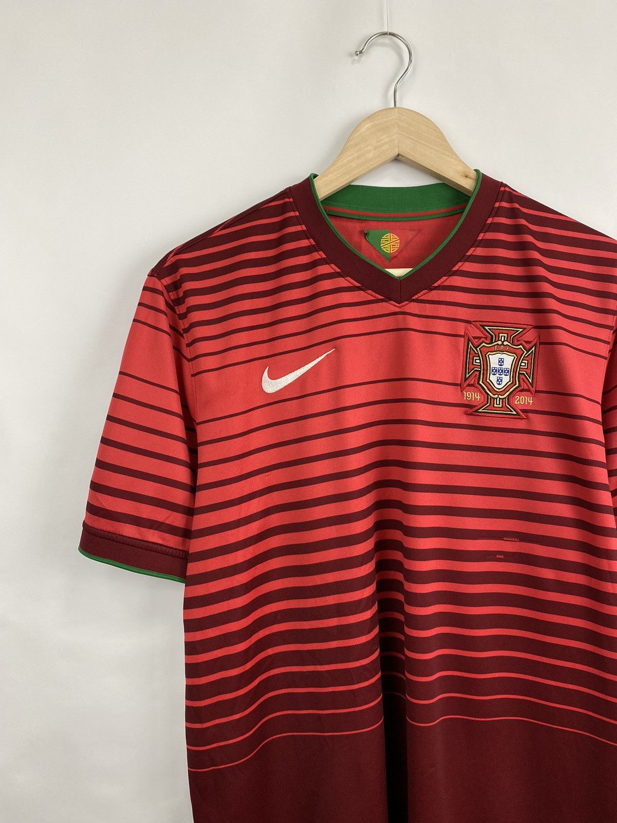 Nike 🇵🇹 Vintage 2014 Nike Portugal t-shirt rare retro hype Y2K Size US L / EU 52-54 / 3 - 1 Thumbnail