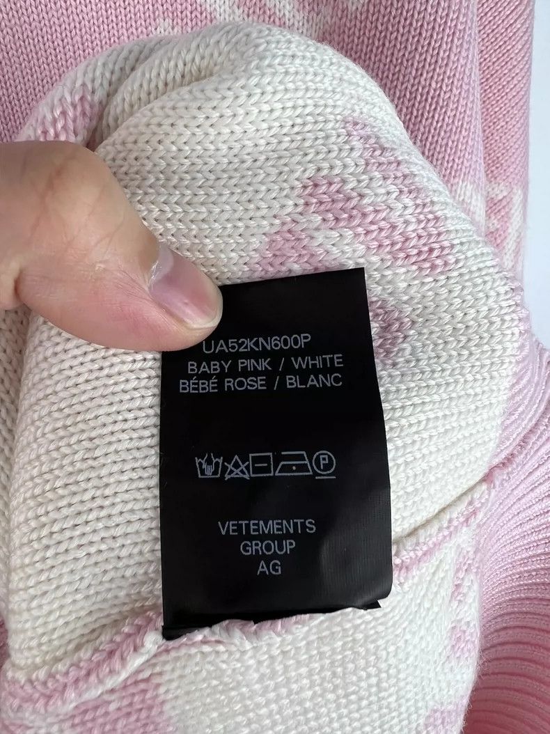 Vetements Vetements Pink Logo Knit Sweater Size US S / EU 44-46 / 1 - 4 Thumbnail