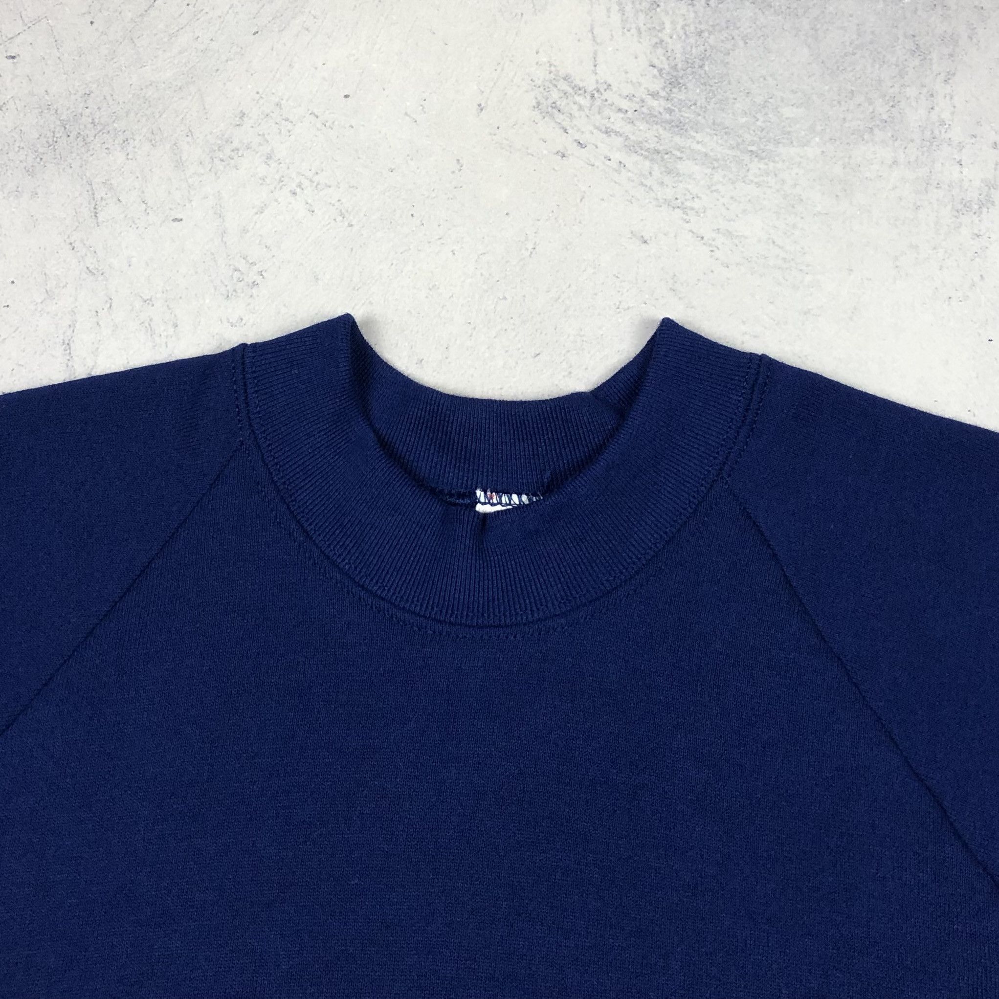 Fruit Of The Loom Vintage 90s Fruit of the Loom Sweatshirt Size US XL / EU 56 / 4 - 7 Thumbnail