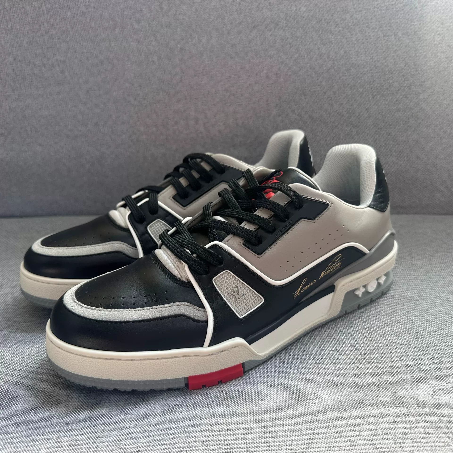 Louis Vuitton Louis Vuitton Training Black Lowtop Sneakers 7 Men Size US 7 / EU 40 - 1 Thumbnail