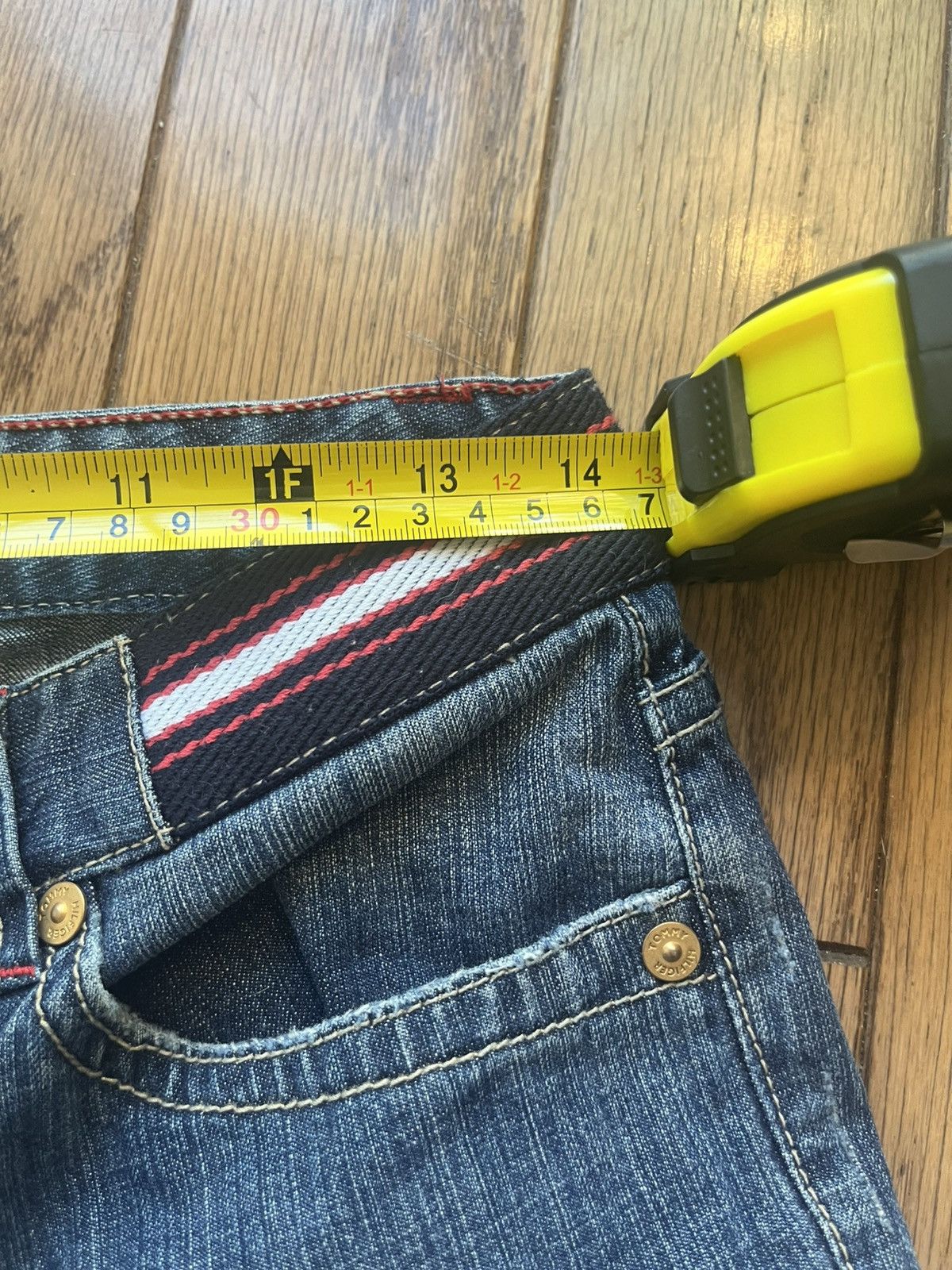Tommy Jeans Tommy Hilfiger denim flare jeans Size 28" / US 6 / IT 42 - 3 Thumbnail